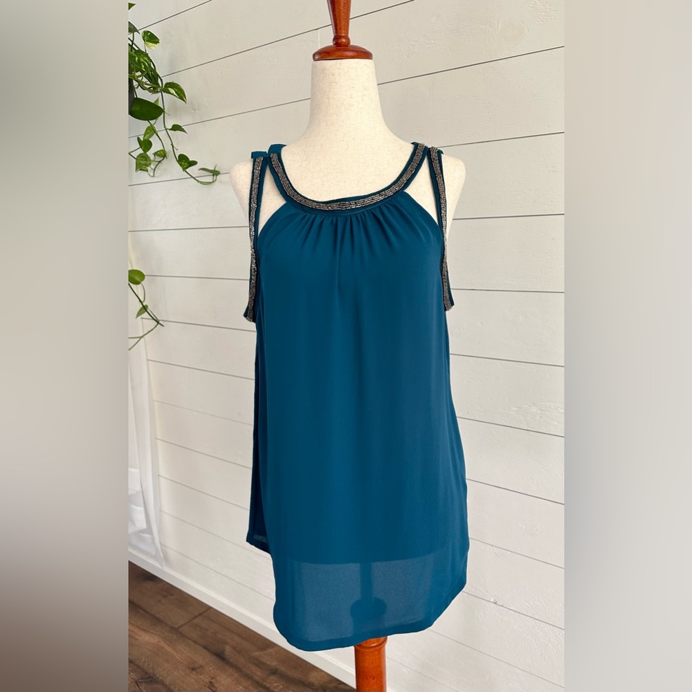 EXPRESS TURQUOISE BEADED SLEEVELESS TOP. SIZE LARGE